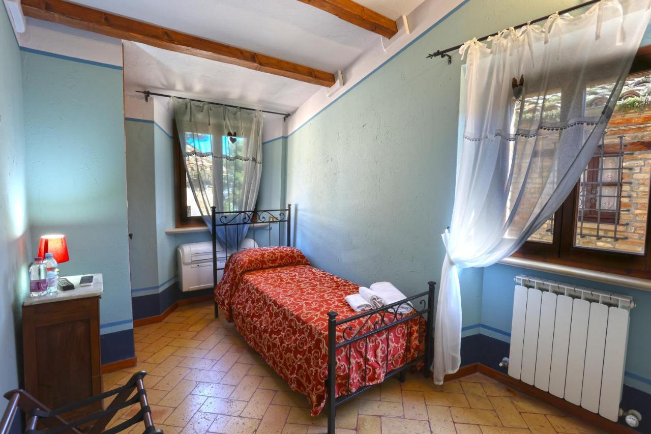 Albergo Diffuso Borgo Montemaggiore Montemaggiore al Metauro Bagian luar foto