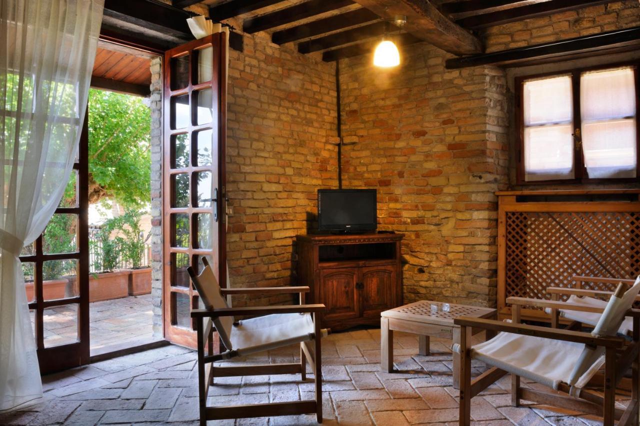 Albergo Diffuso Borgo Montemaggiore Montemaggiore al Metauro Bagian luar foto