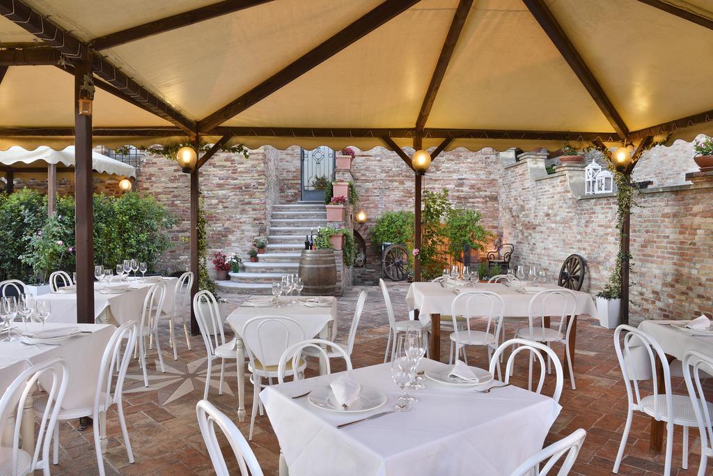 Albergo Diffuso Borgo Montemaggiore Montemaggiore al Metauro Bagian luar foto